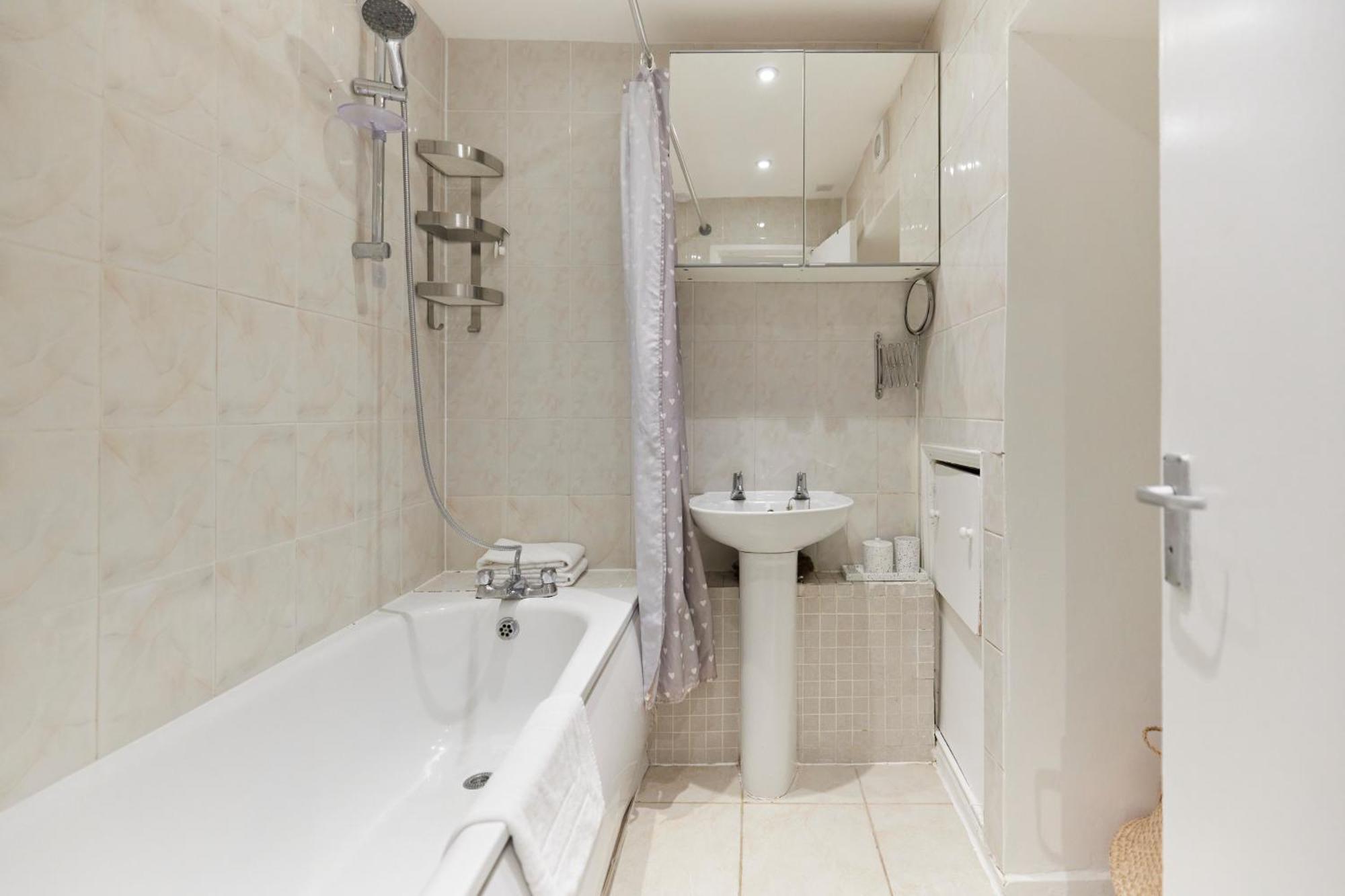 The Kennington Park Crib - Lovely 2Bdr Flat With Garden London Exterior photo