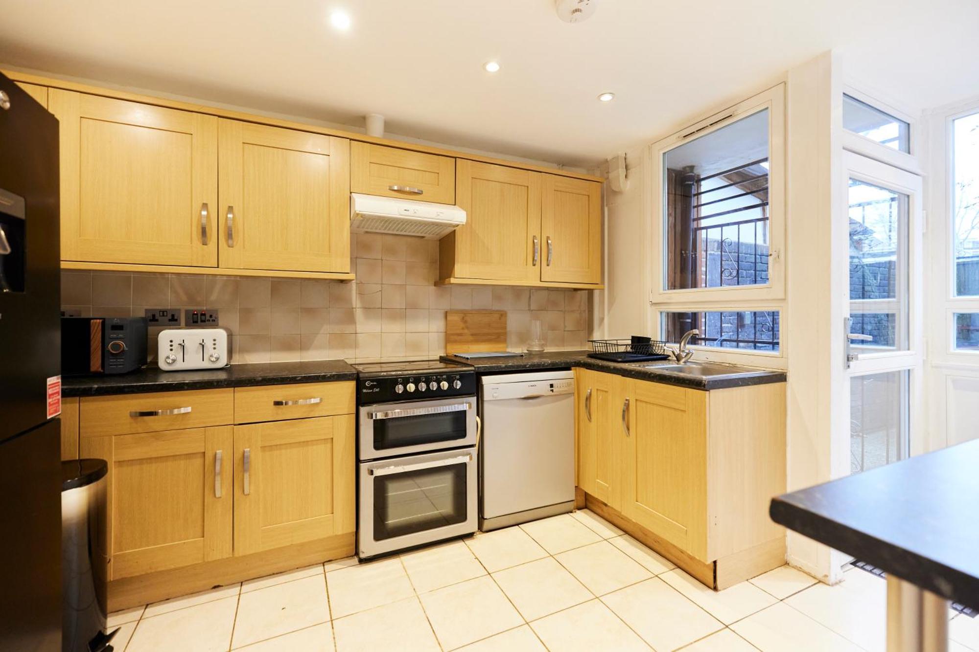 The Kennington Park Crib - Lovely 2Bdr Flat With Garden London Exterior photo